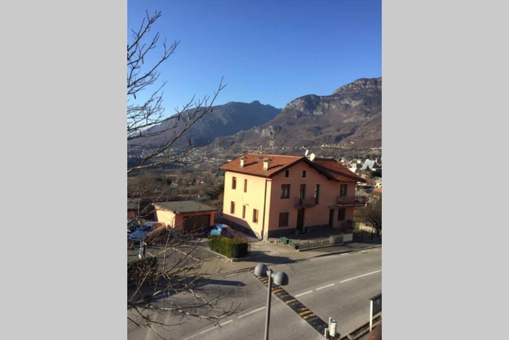 Appartamento Con Parcheggio Pubblico Sotto Casa Saint-Vincent Zewnętrze zdjęcie
