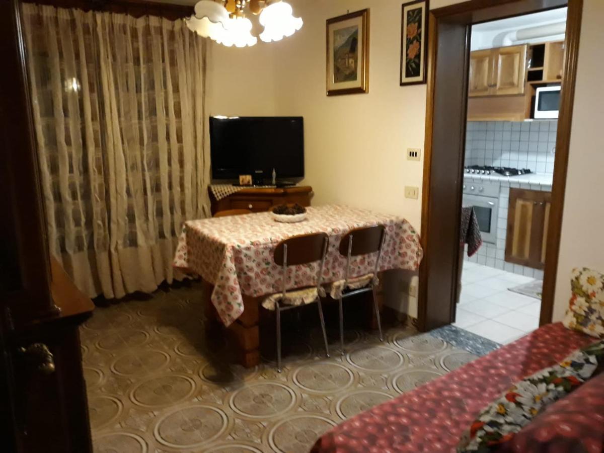 Appartamento Con Parcheggio Pubblico Sotto Casa Saint-Vincent Zewnętrze zdjęcie