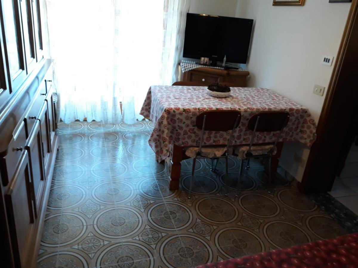 Appartamento Con Parcheggio Pubblico Sotto Casa Saint-Vincent Zewnętrze zdjęcie