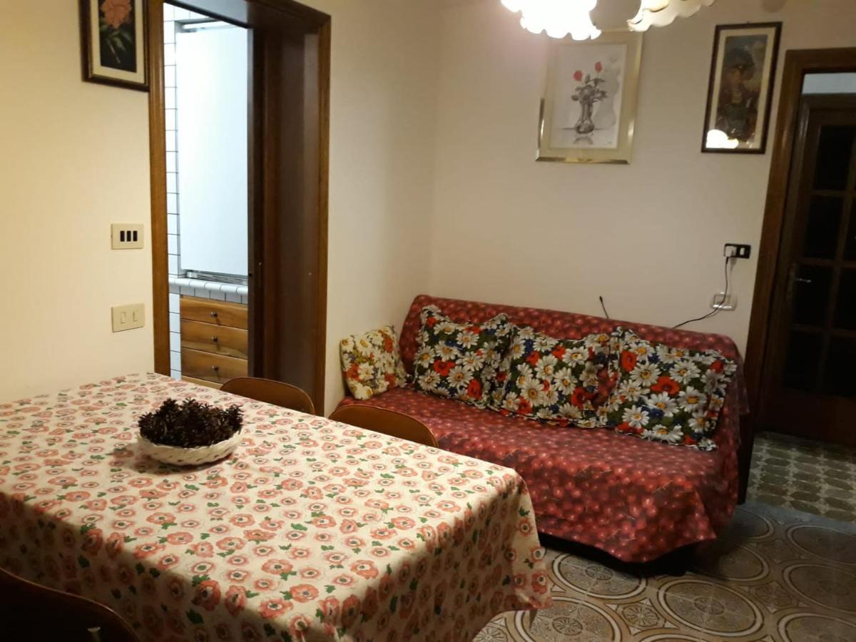 Appartamento Con Parcheggio Pubblico Sotto Casa Saint-Vincent Zewnętrze zdjęcie