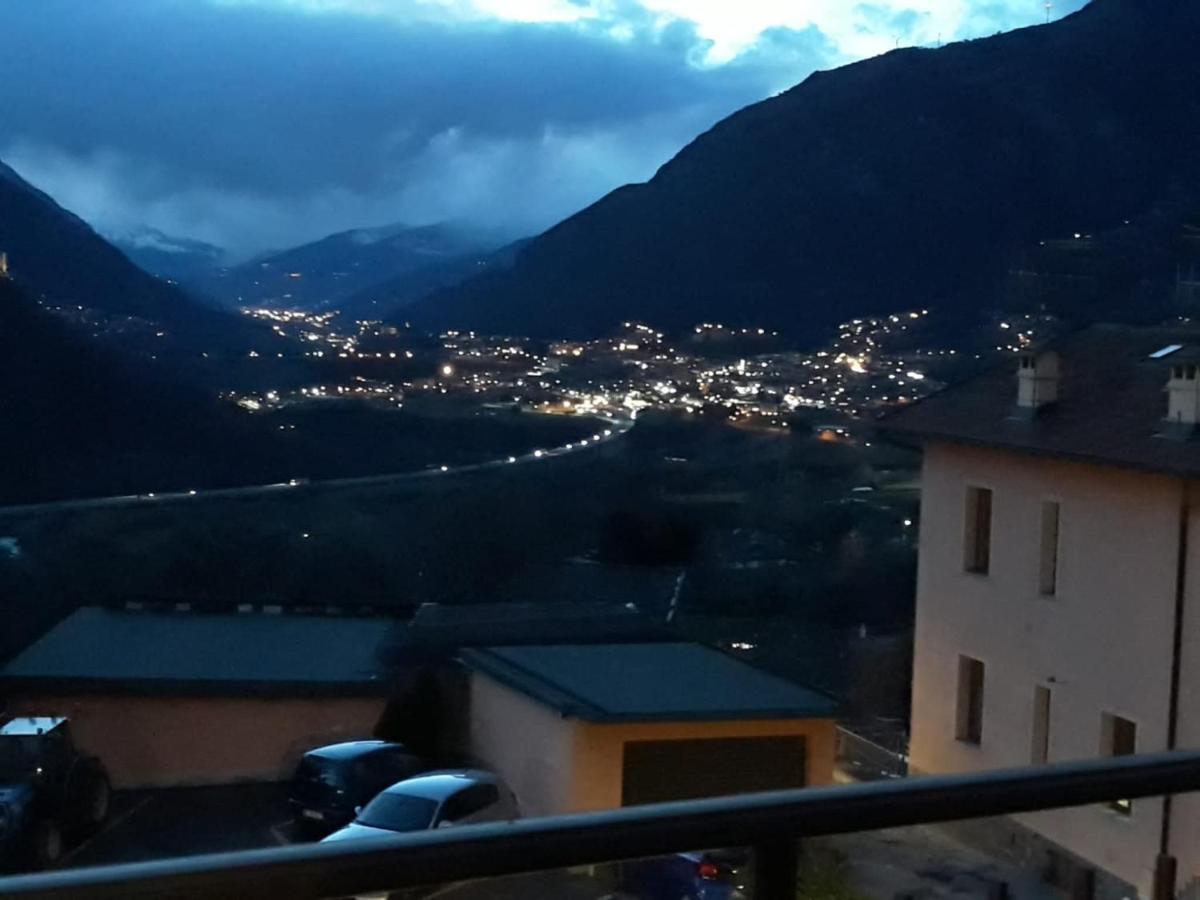 Appartamento Con Parcheggio Pubblico Sotto Casa Saint-Vincent Zewnętrze zdjęcie